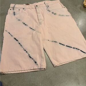 🍄 Levi's Light Pink Loose Straight Shorts